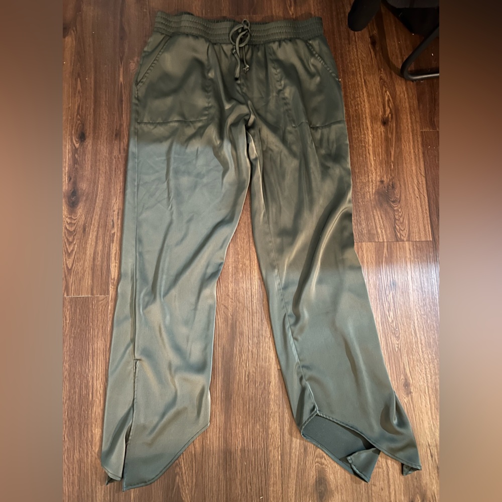 Green, silk, tie end pants